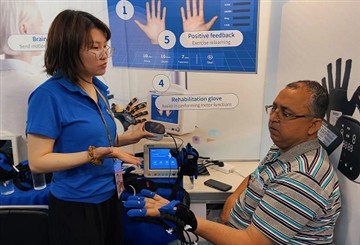 Robot Rehabilitasi Tangan Syrebo® Bersinar Di Canton Fair ke-133