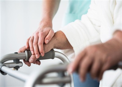Cara Mendukung Penyintas Stroke: Panduan untuk Keluarga dan Teman
